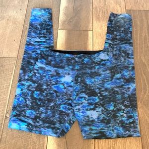 Beyond Yoga Blue Patterned Leggings